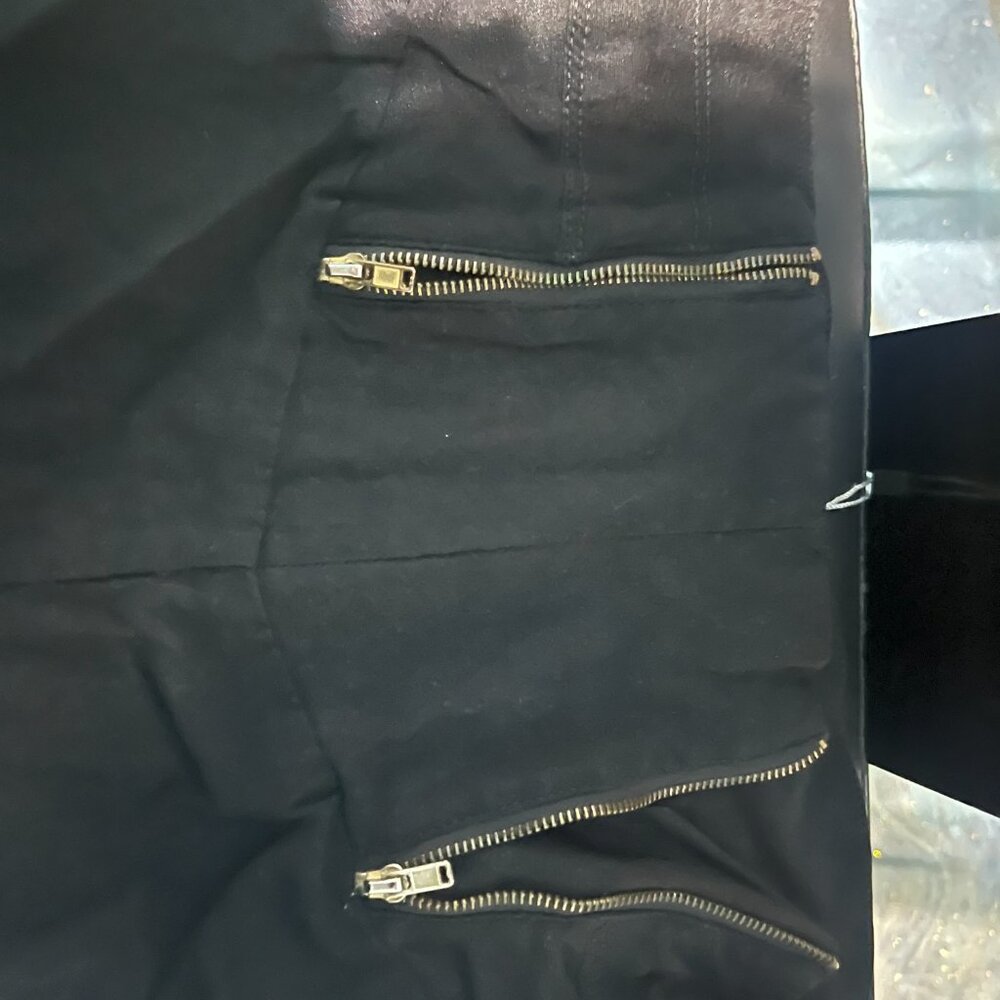 Zenobia short with a double zipper. Size 1 xl